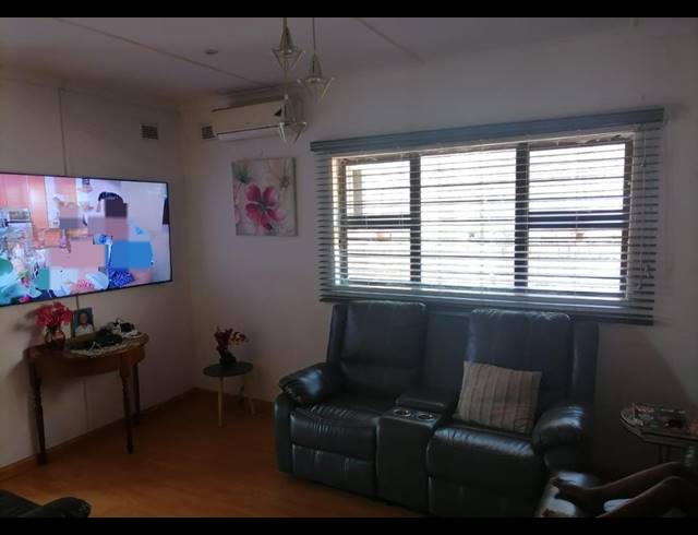 4 BEDROOM HOUSE FOR SALE IN ALLANDALE